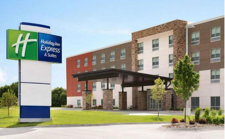 Holiday Inn Express & Suites - Hawaiian Gardens By Ihg Exterior photo