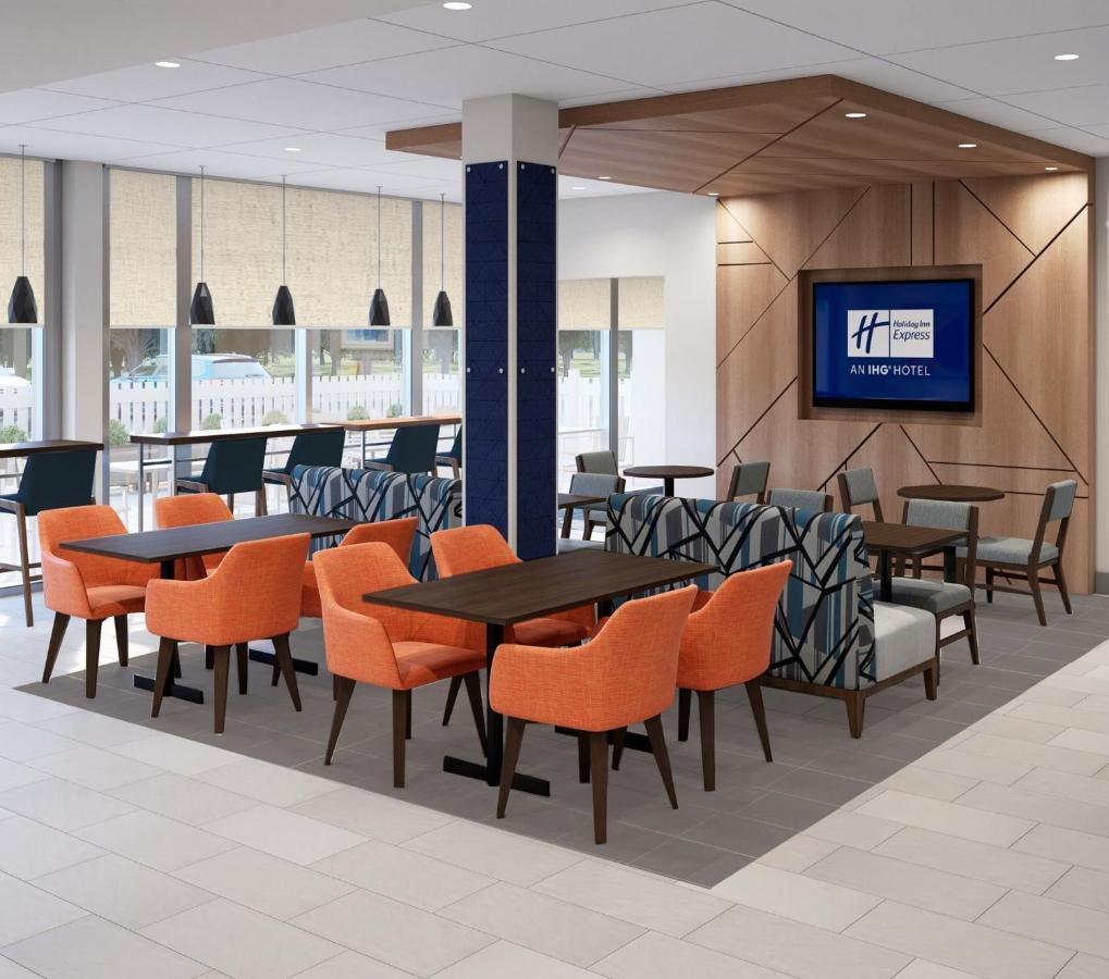 Holiday Inn Express & Suites - Hawaiian Gardens By Ihg Exterior photo