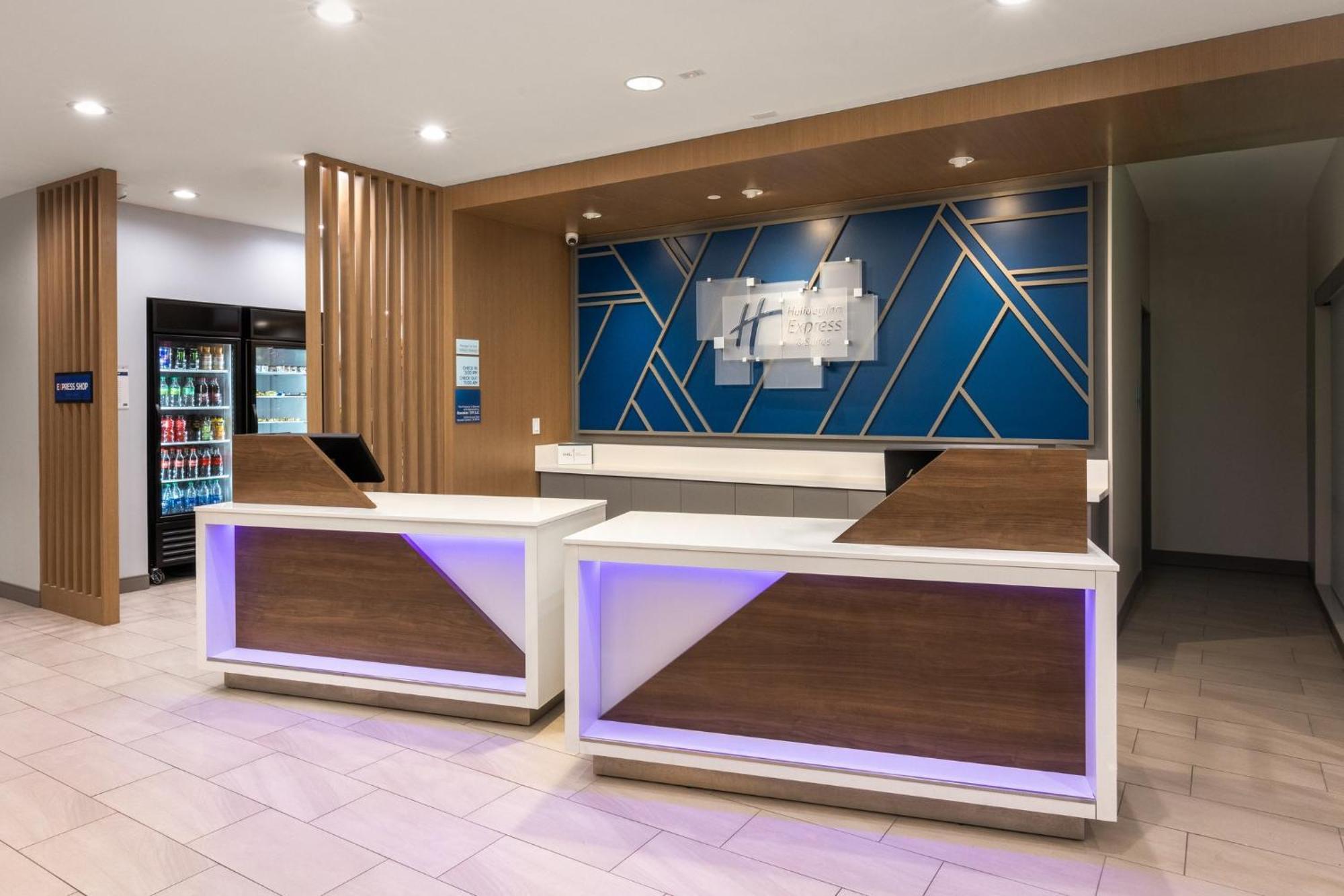 Holiday Inn Express & Suites - Hawaiian Gardens By Ihg Exterior photo